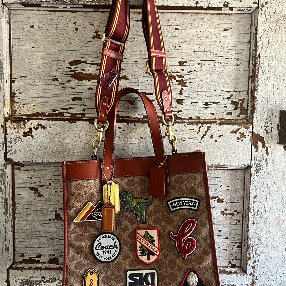 Coach Field Tote Signature Jacquard Canvas with Matching Wallet - Picture 2 of 15